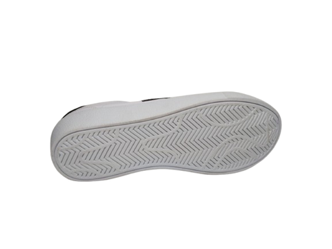 Tenis de Dama Modelo S7000 con Estrella Negra - Estilo y Comodidad en Cada Paso