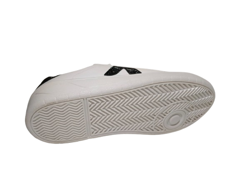 Tenis Casual para Dama Color Blanco con Detalle Negro - Modelo A7000